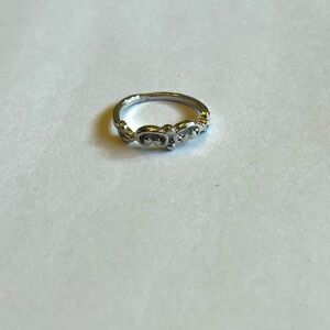 Sz7 symmetrical design ring